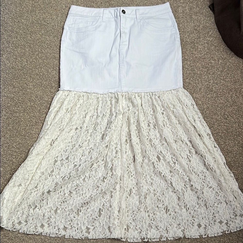 VENUS White Cream Maxi Trumpet Skirt